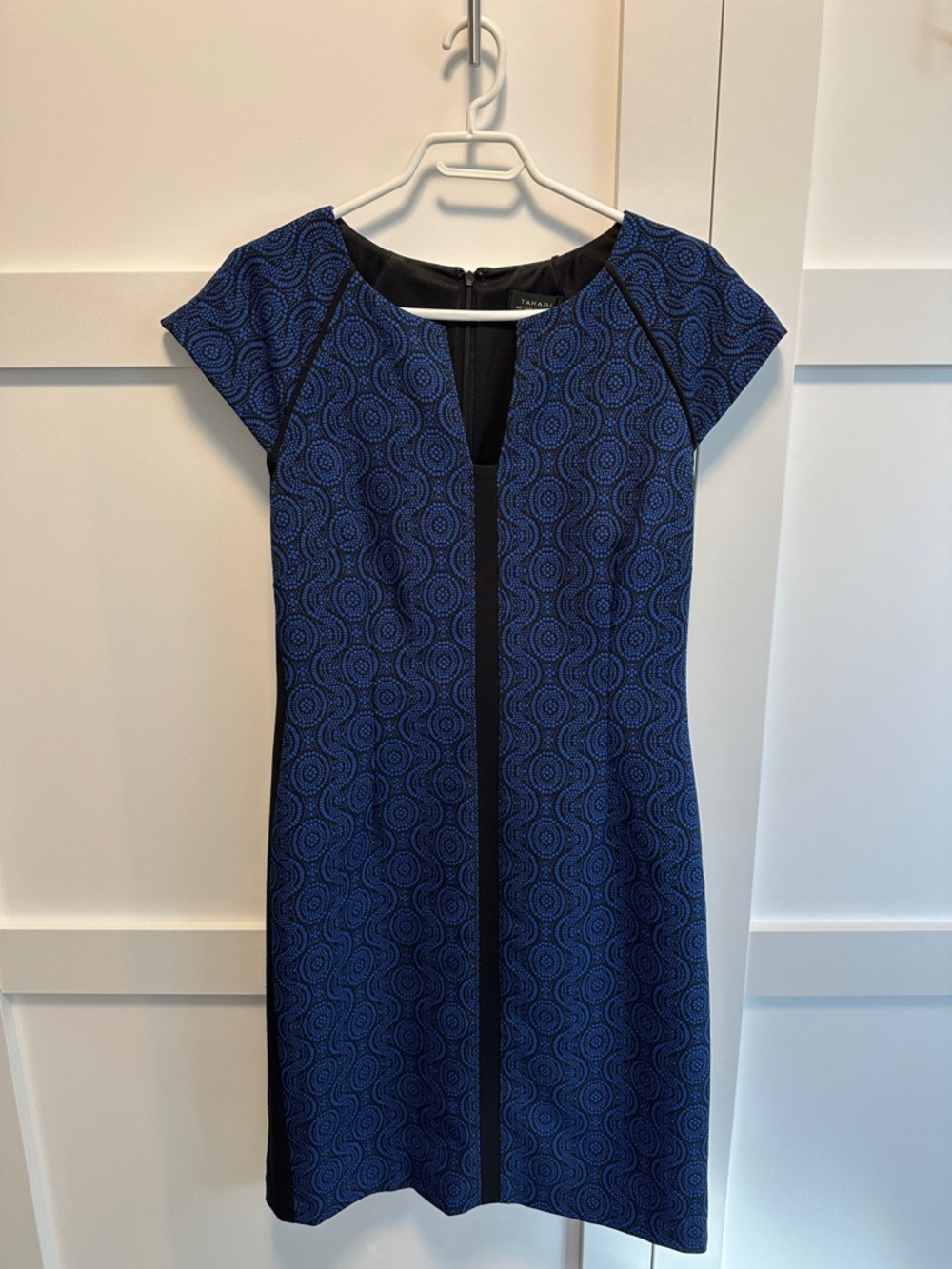 Tahari Navy Blue and Black Patterned Cap-Sleeve Sheath Dress. Sz 12.